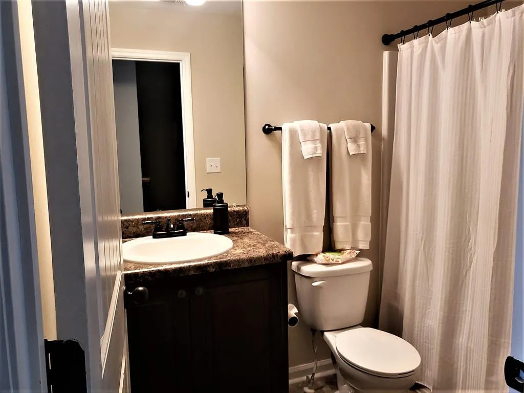 214 Hazelwood Ct — Photo 2