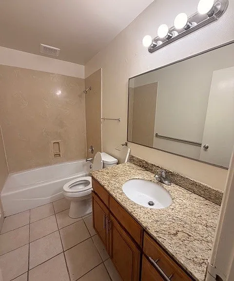 Kearny Street Apartments — Photo 14