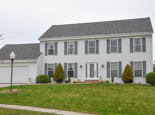 1258 Williams Dr, Mukwonago, WI 53149