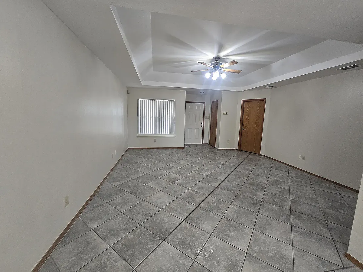2 bed, 1339 sqft, $1,350 — Photo 4