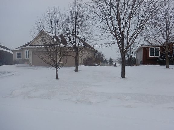 2nd image of 403 Redpoll Ave SE