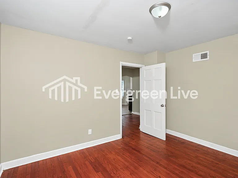 3202 N 53rd St #1 — Photo 12