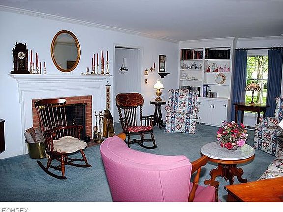 5th image of 4 Deerfield Dr