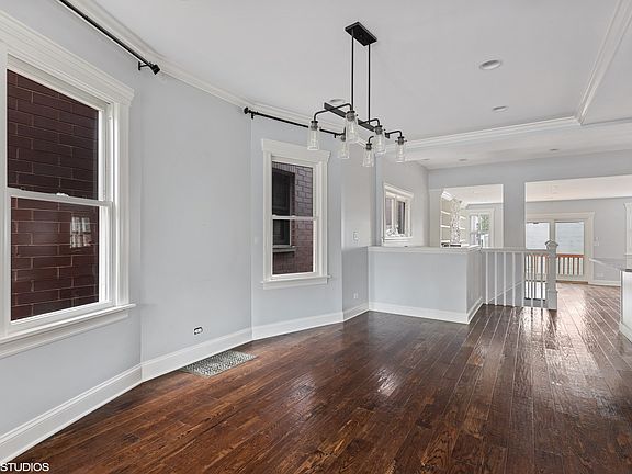 3rd image of 2125 W Bradley Pl
