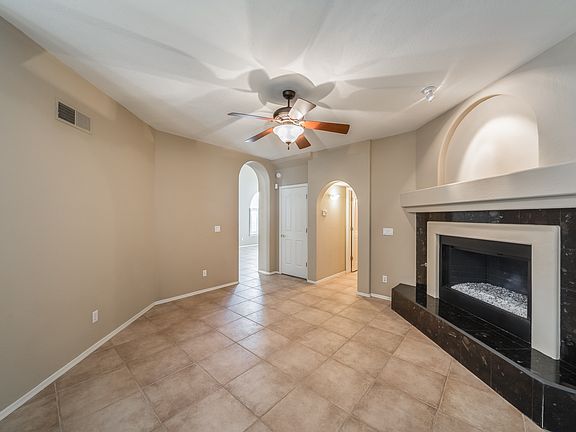 3rd image of 1405 W Meadow Green Ln