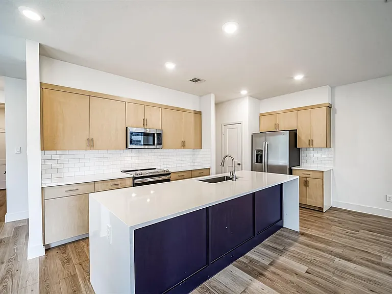 2523 Appian Way #B — Photo 8