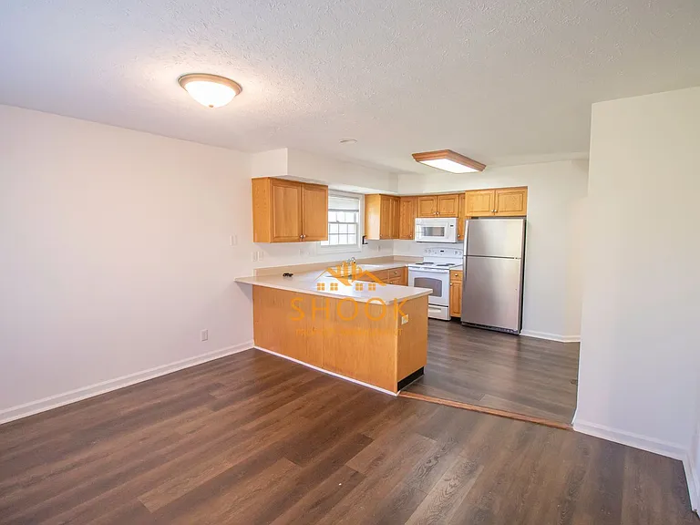 206 E Pine Ave — Photo 7