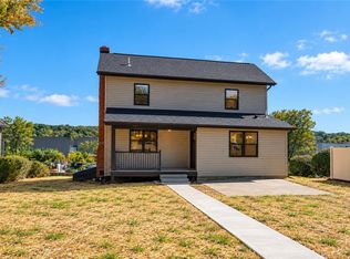 511 N 4th St, Youngwood, PA 15697
