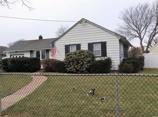 1 Johnson Ct, Babylon, NY 11702