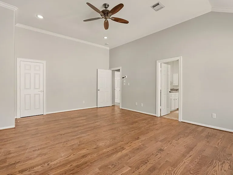 822 Stuart St — Photo 24