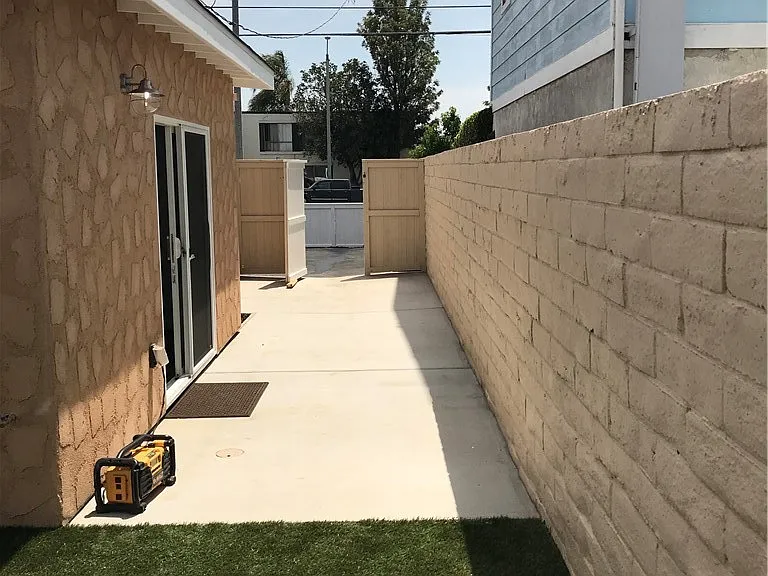 22633 Figueroa St — Photo 4