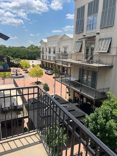1 bed, 980 sqft, $1,950 — Photo 2