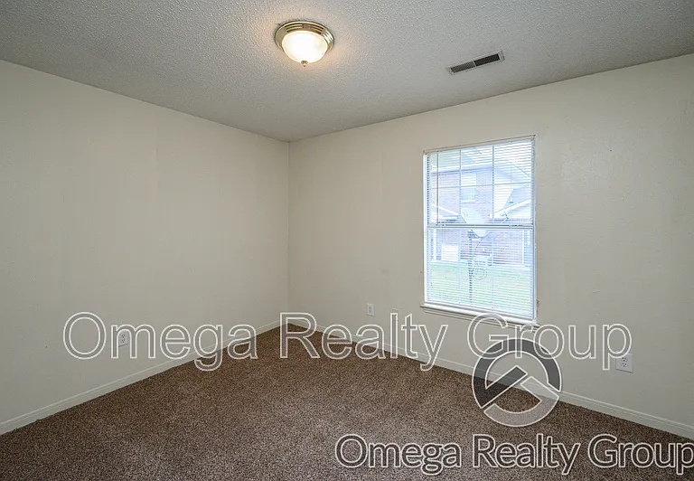 100 Egg And Butter Rd #13 — Photo 20