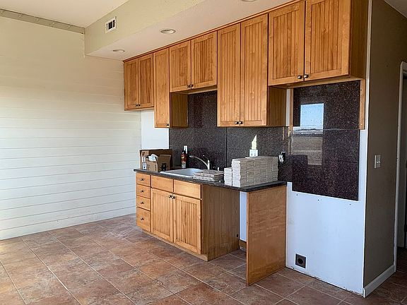 Main house: Kitchen