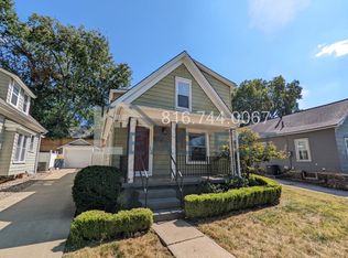 4537 Bell St, Kansas City, MO 64111