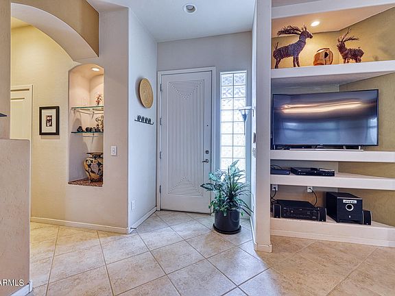 4th image of 2037 E VALENCIA Drive
