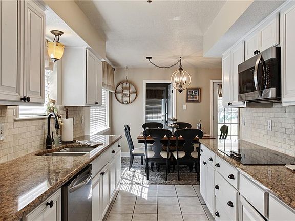 4th image of 3741 Plymouth Pl