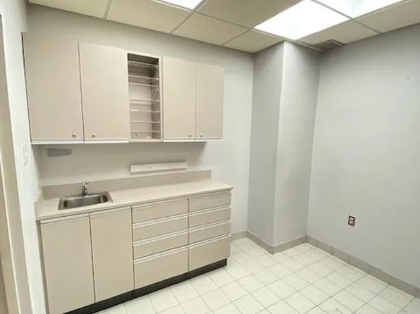 7400 Bergenline Avenue image 11 of 28