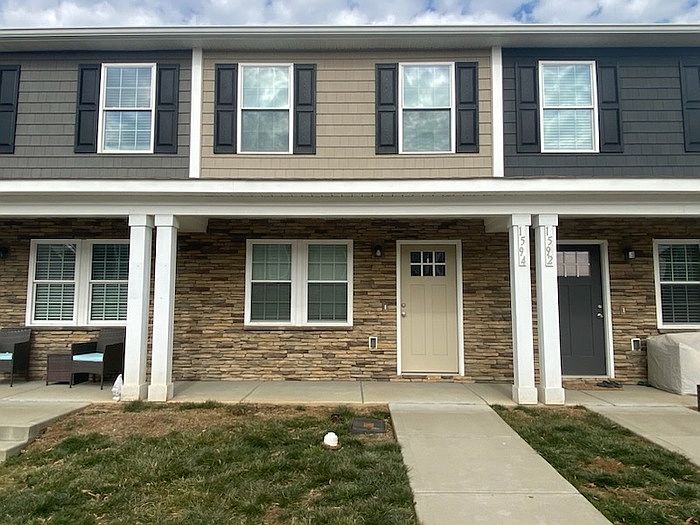 1st image of 1594 Oak Leaf Dr NW
