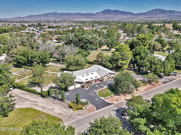 3rd image of 1067 Villa Linda Way