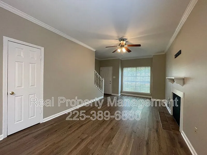 2 bed, 1.5 bath, 1108 sqft, $1,300 — Photo 2