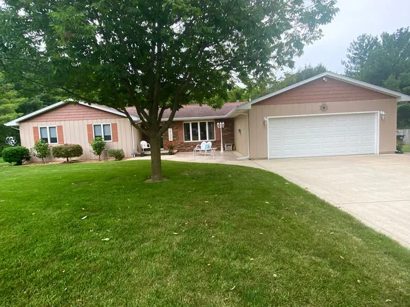 4404 Mary Todd Rd, Mattoon, IL 61938