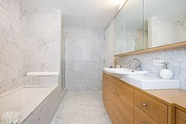 Sold by Nest Seekers International | media 10