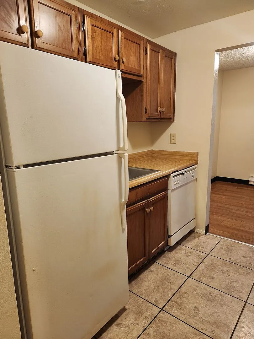 2 Bedroom 1 Bath Apartment in Port Orchard! — Photo 2
