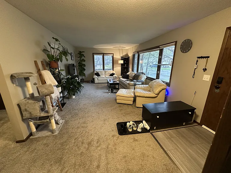 221 9th Ave NE #1 — Photo 7