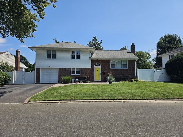 28 Larry Dr