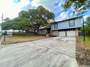3573 Red Oak Ln, San Antonio, TX 78230