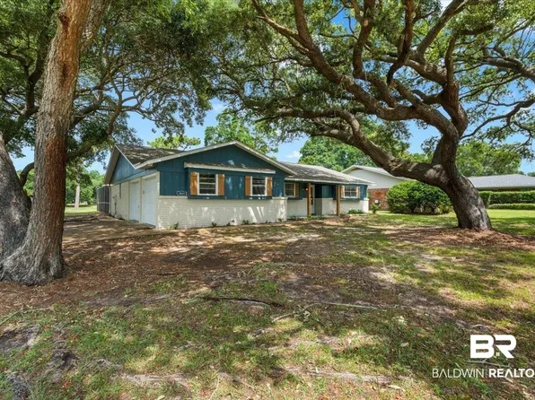1409 E Fairway Dr, Gulf Shores, AL 36542