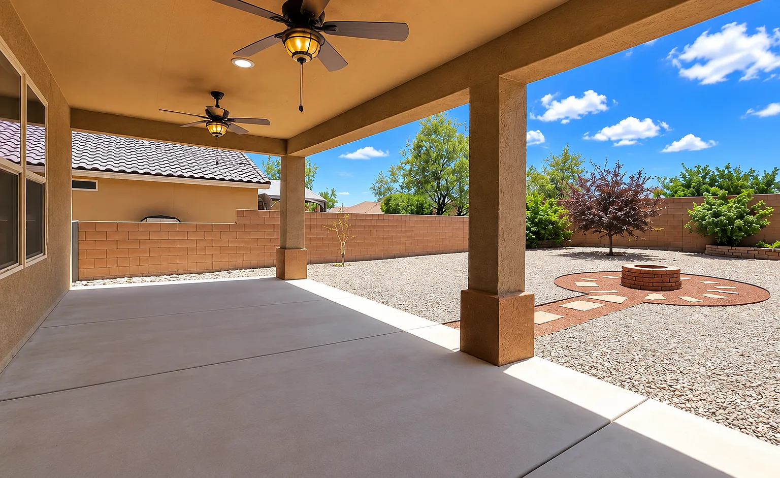 3 bed, 2.5 bath, 1986 sqft, $2,100 — Photo 4
