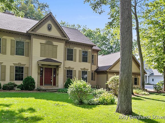 3rd image of 8307 Wallinwood Springs Dr