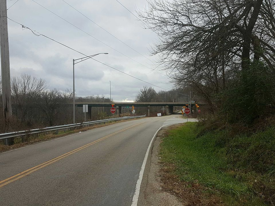2nd image of 525 S Kickapoo Creek Rd