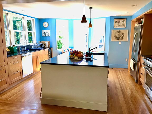 View into kitchen from the DR