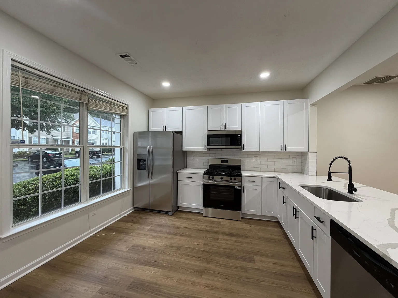 3 bed, 2.5 bath, 1344 sqft, $2,175 — Photo 2