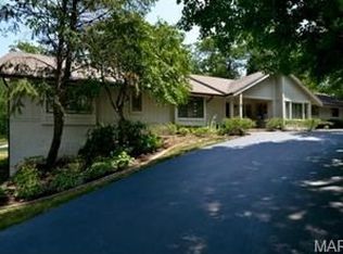 18 Broadview Farm Rd, Saint Louis, MO 63141