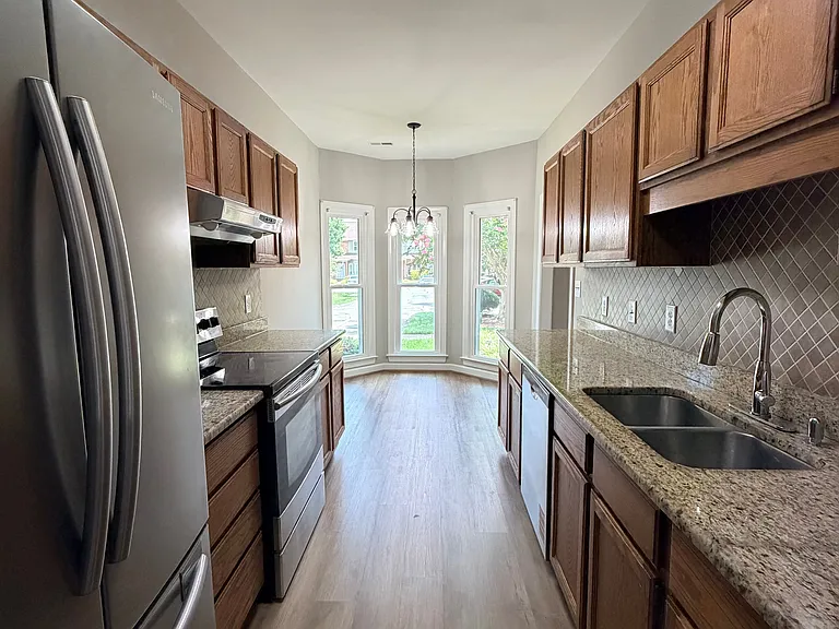 351 S Cherry St — Photo 8