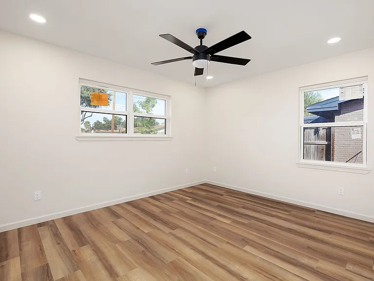 1518 Orchid Ave — Photo 18