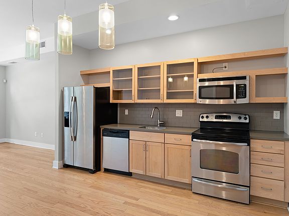 2nd image of 4475 Rainbow Blvd
