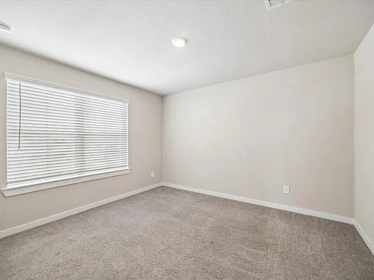 21759 Thicket Point Ln — Photo 3