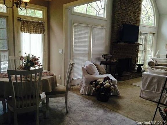 4th image of 2507 Radrick Ln