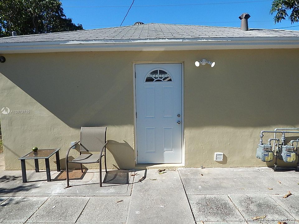 1st image of 1221 N J St #3