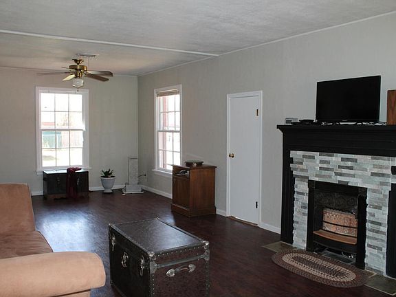 2nd image of 123 Spruce Ave