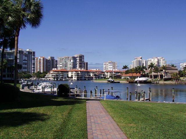 1st image of 305 Park Shore Dr