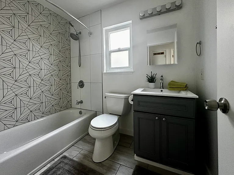 450 42nd St #B — Photo 20