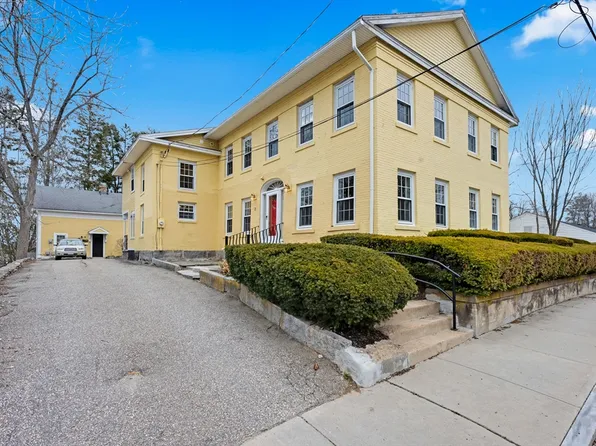 22 School St #1, Southbridge, MA 01550