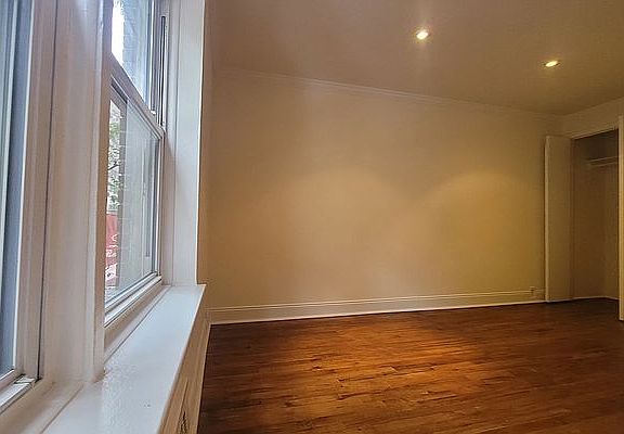 3rd image of 128 E 91st St APT 1D