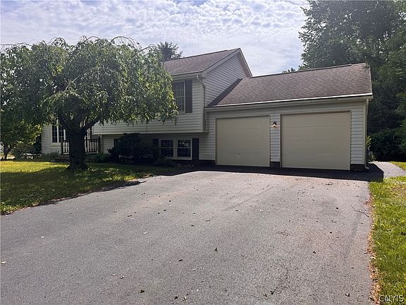 4th image of 6 Fruitwood Dr